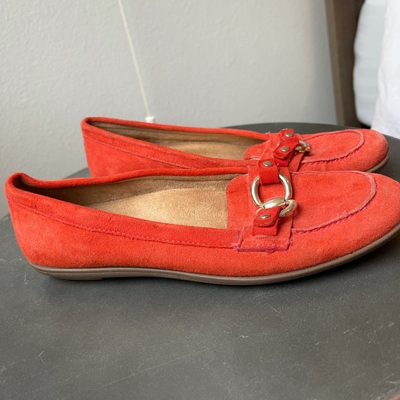 Orange slippers - Picture 2 of 4